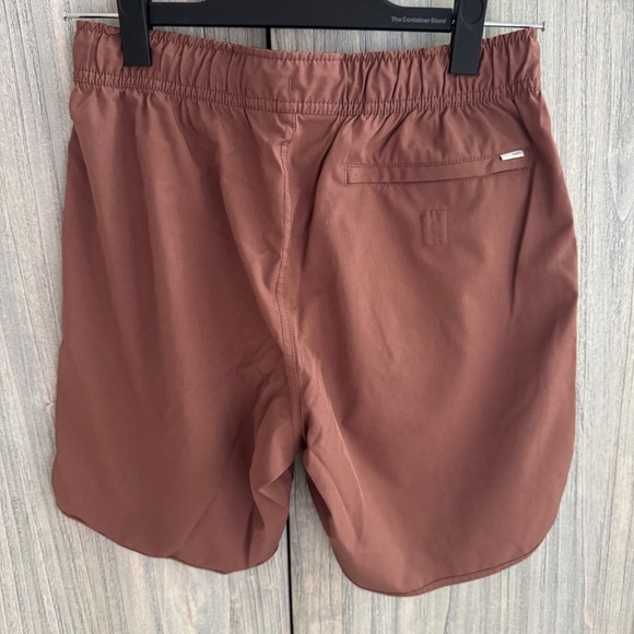 Vuori Banks Shorts - Picture 5 of 7